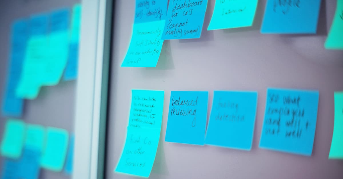 guia-cinco-fases-esenciales-gestion-proyectos-waterfall-agile